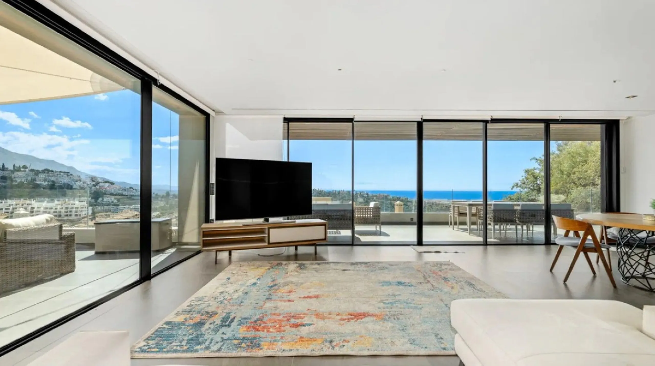 Stunning Modern Villa with 7 Bedrooms and Panoramic Sea and Mountain Views in Los Arqueros, Benahavís