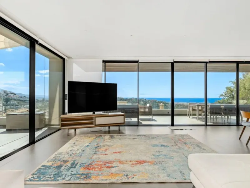 Stunning Modern Villa with 7 Bedrooms and Panoramic Sea and Mountain Views in Los Arqueros, Benahavís