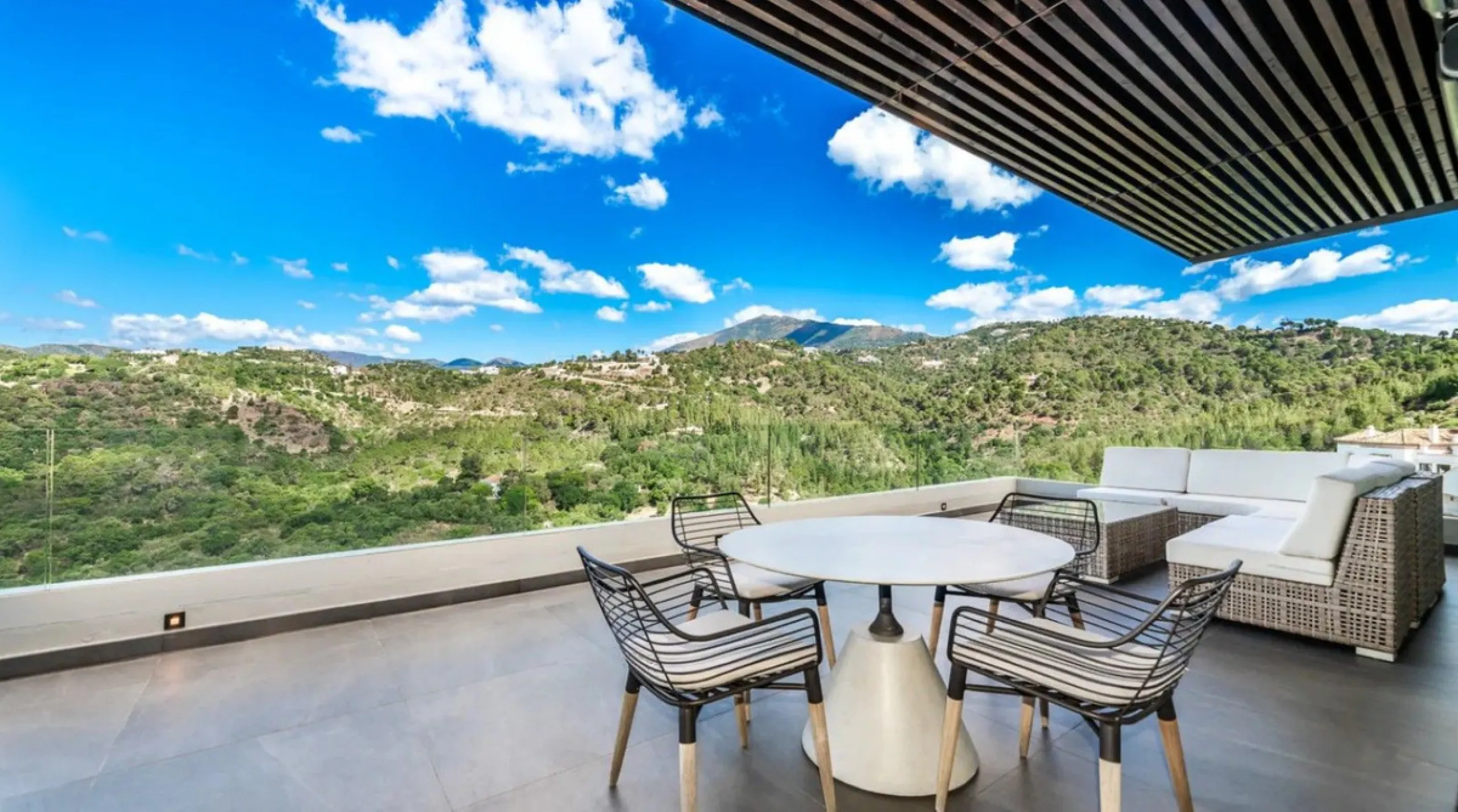 Stunning Modern Villa with 7 Bedrooms and Panoramic Sea and Mountain Views in Los Arqueros, Benahavís