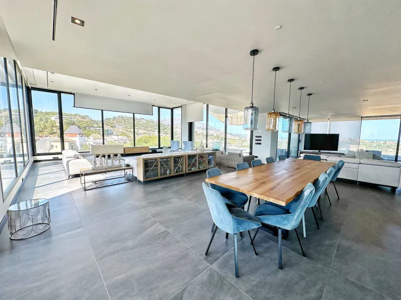 Stunning Modern Villa with 7 Bedrooms and Panoramic Sea and Mountain Views in Los Arqueros, Benahavís