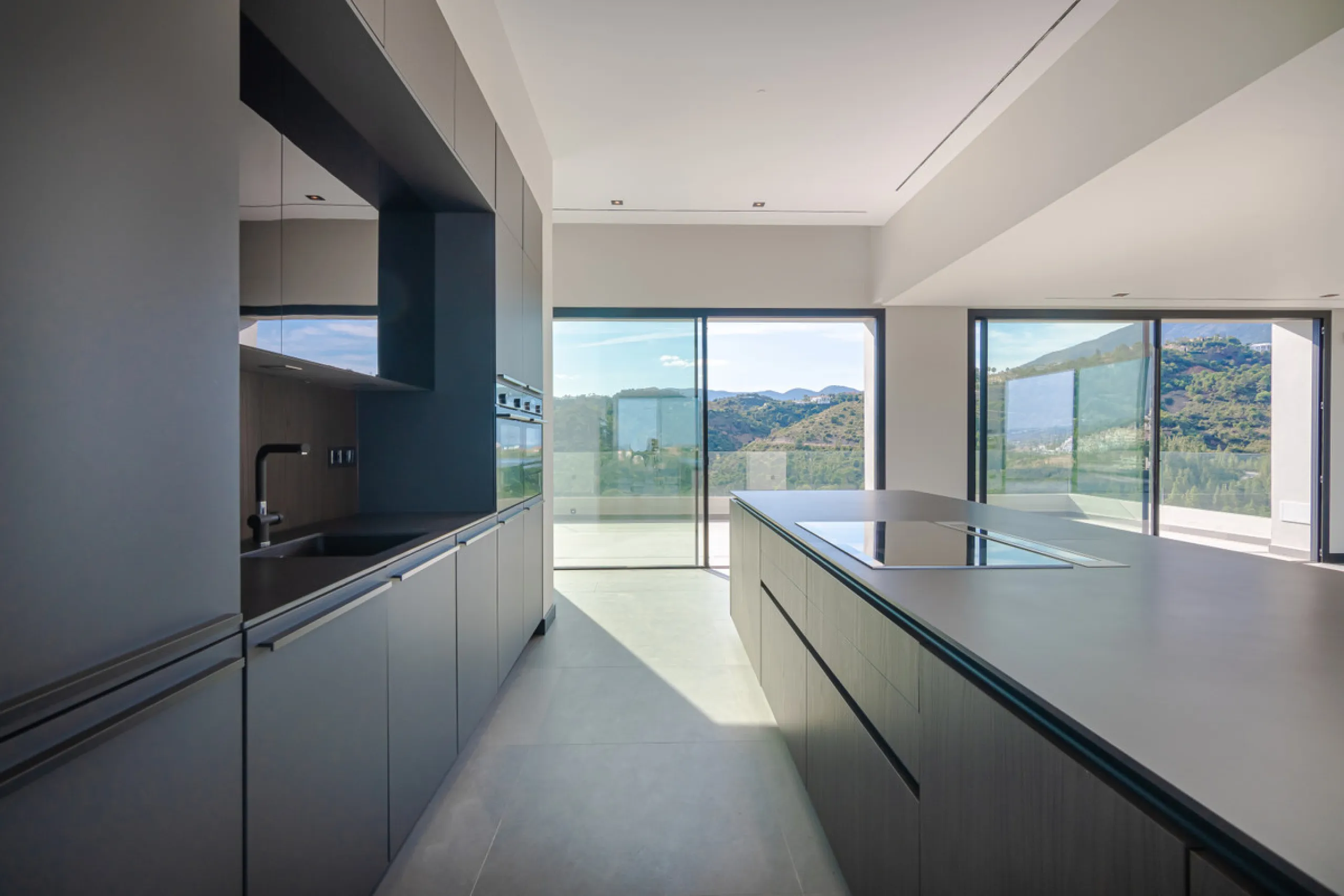 Stunning Modern Villa with 7 Bedrooms and Panoramic Sea and Mountain Views in Los Arqueros, Benahavís