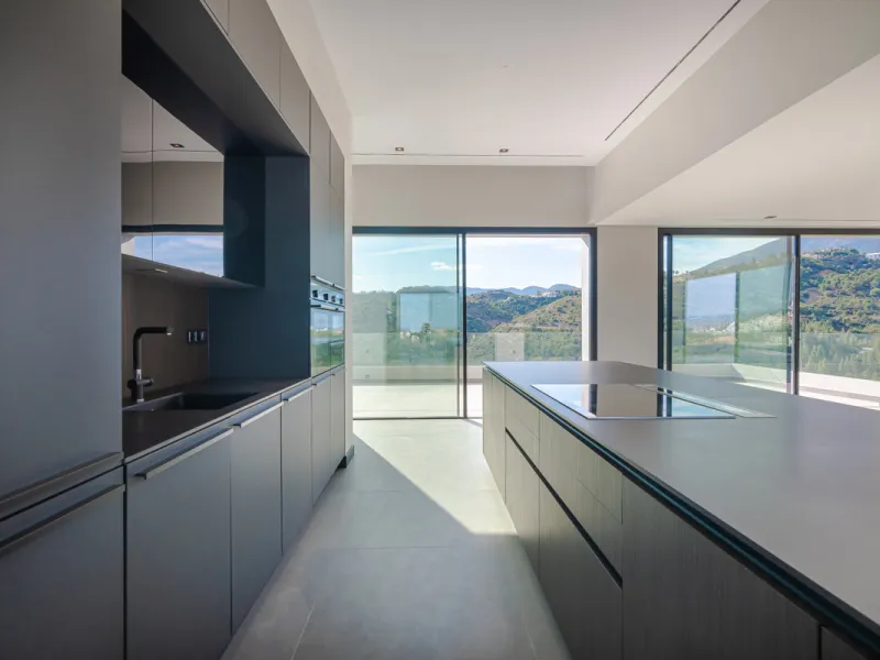 Stunning Modern Villa with 7 Bedrooms and Panoramic Sea and Mountain Views in Los Arqueros, Benahavís