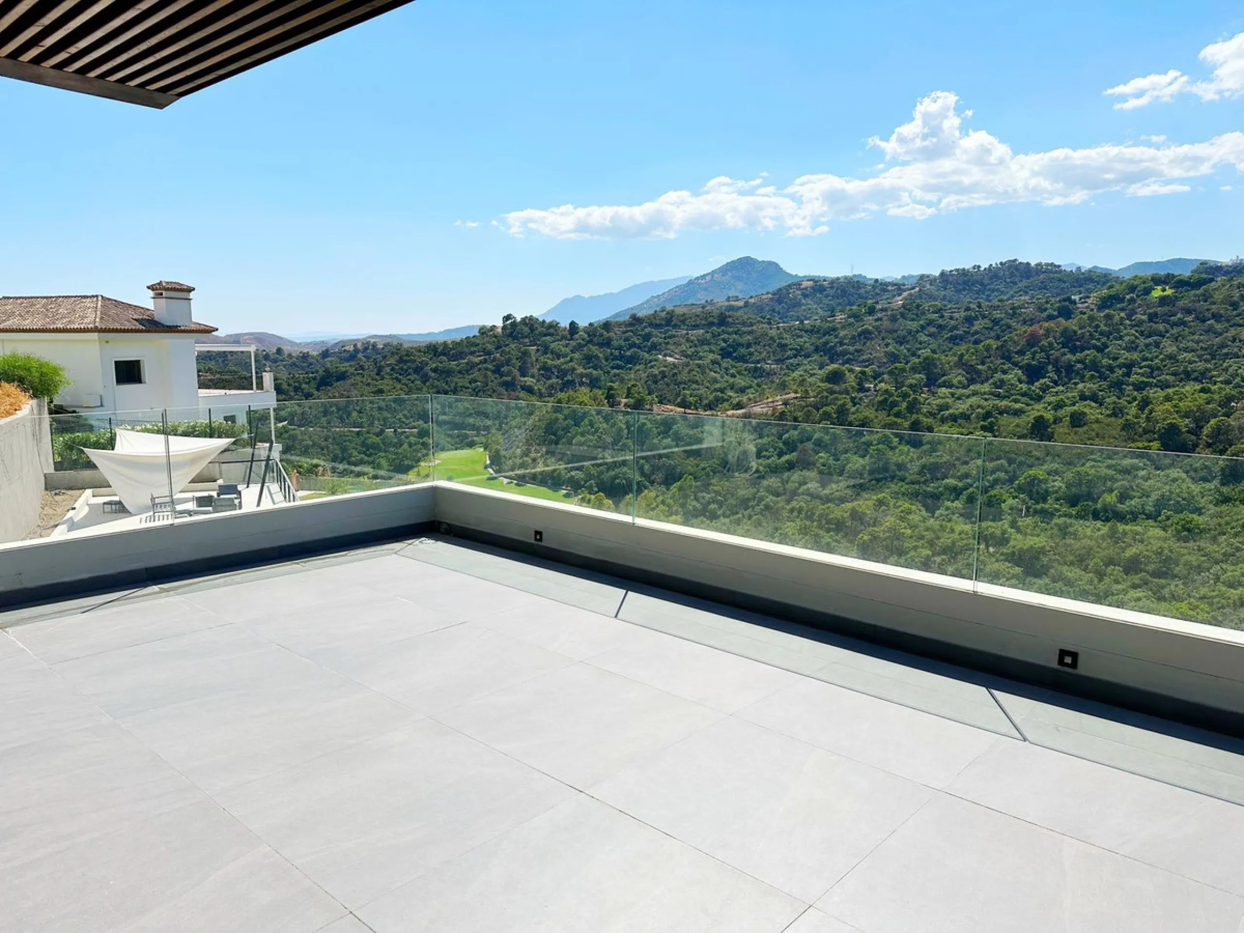 Stunning Modern Villa with 7 Bedrooms and Panoramic Sea and Mountain Views in Los Arqueros, Benahavís