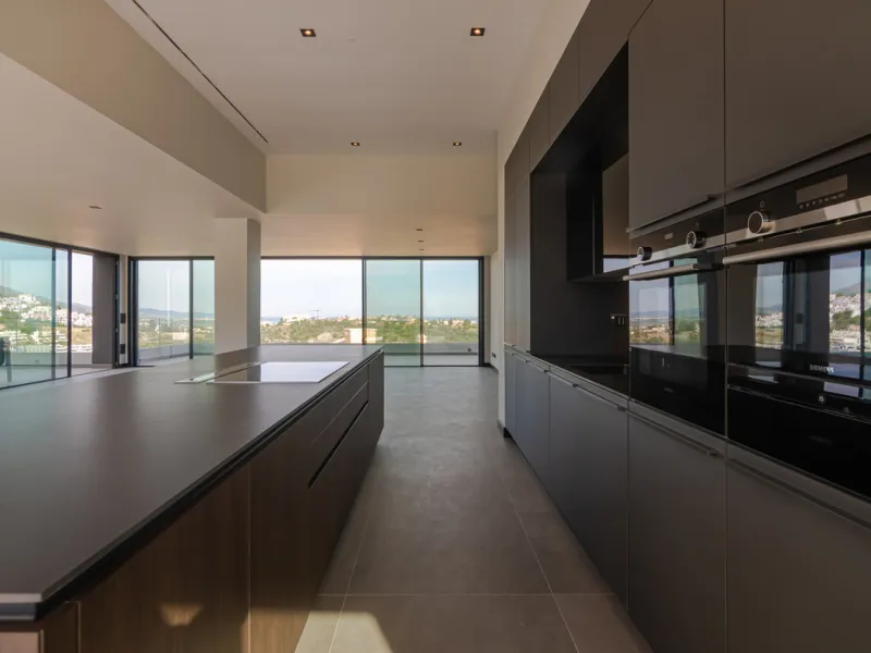 Stunning Modern Villa with 7 Bedrooms and Panoramic Sea and Mountain Views in Los Arqueros, Benahavís