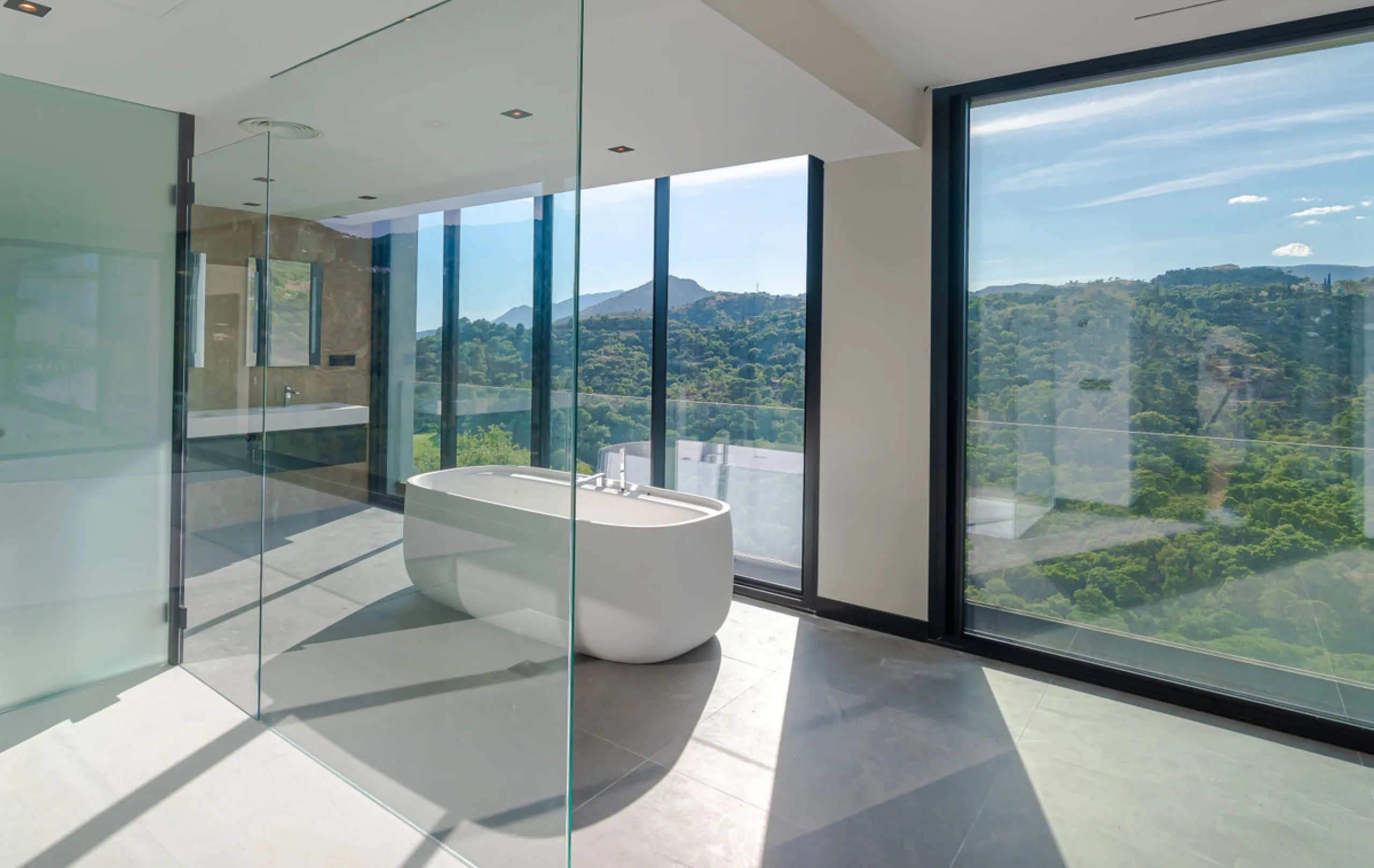 Stunning Modern Villa with 7 Bedrooms and Panoramic Sea and Mountain Views in Los Arqueros, Benahavís