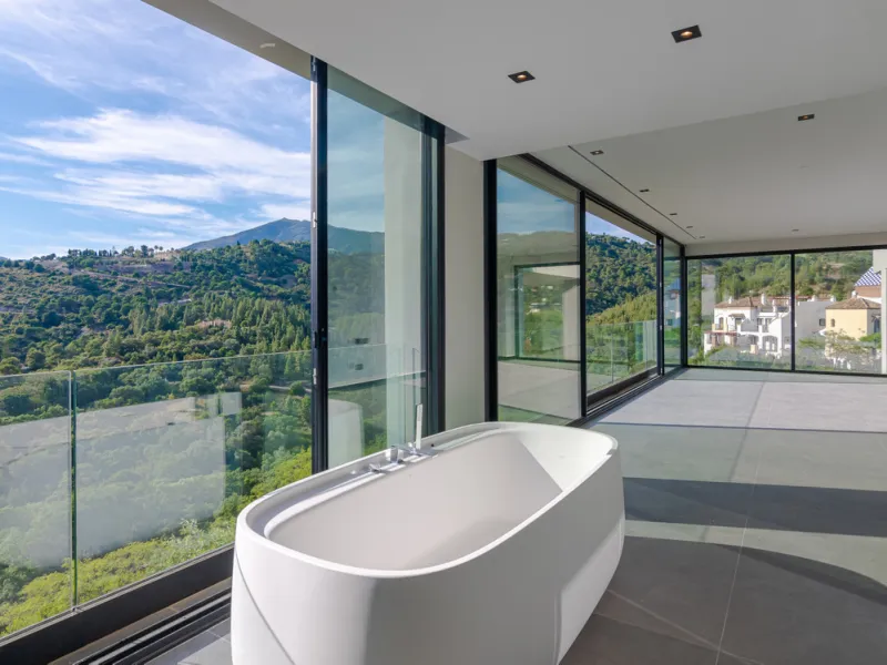 Stunning Modern Villa with 7 Bedrooms and Panoramic Sea and Mountain Views in Los Arqueros, Benahavís