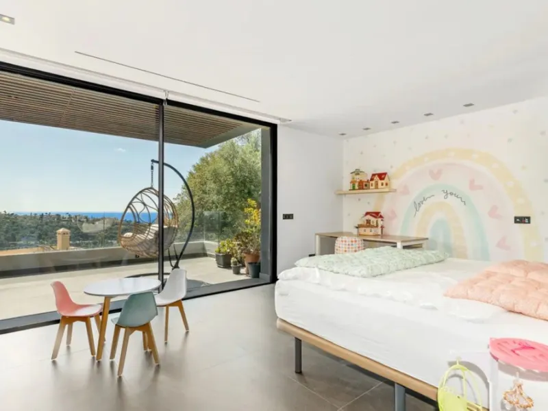 Stunning Modern Villa with 7 Bedrooms and Panoramic Sea and Mountain Views in Los Arqueros, Benahavís