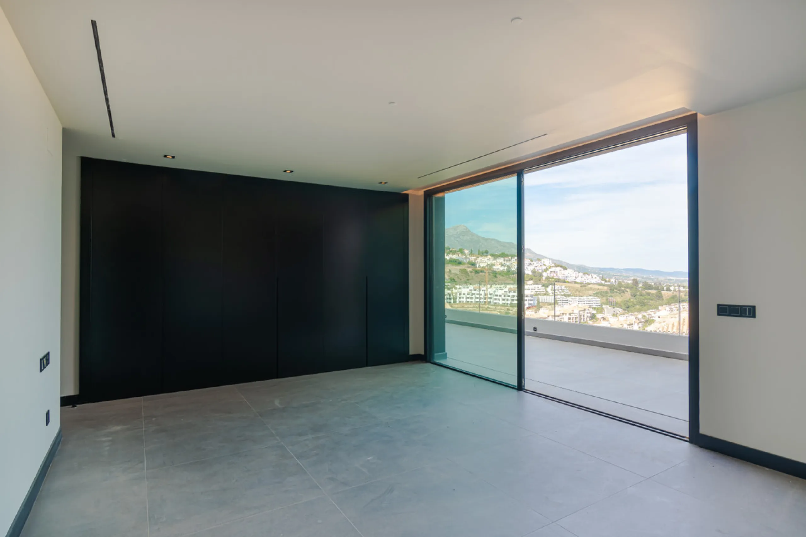 Stunning Modern Villa with 7 Bedrooms and Panoramic Sea and Mountain Views in Los Arqueros, Benahavís
