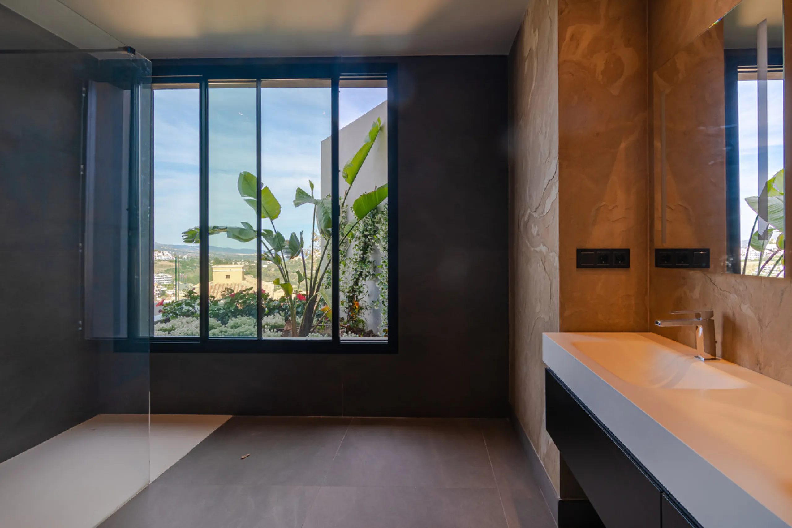 Stunning Modern Villa with 7 Bedrooms and Panoramic Sea and Mountain Views in Los Arqueros, Benahavís