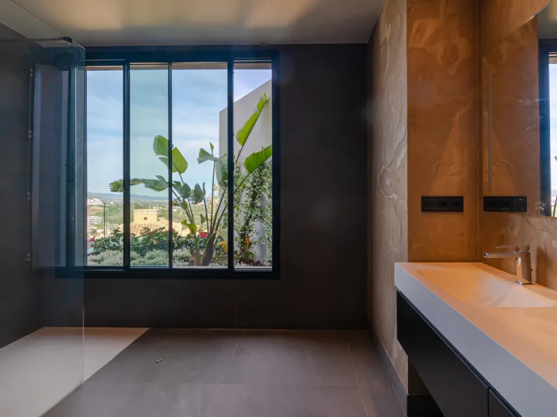 Stunning Modern Villa with 7 Bedrooms and Panoramic Sea and Mountain Views in Los Arqueros, Benahavís