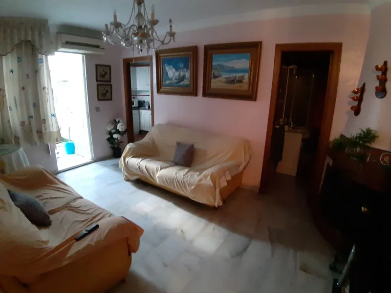Very spacious house in Las Lagunas in perfect condition, ready to move into.