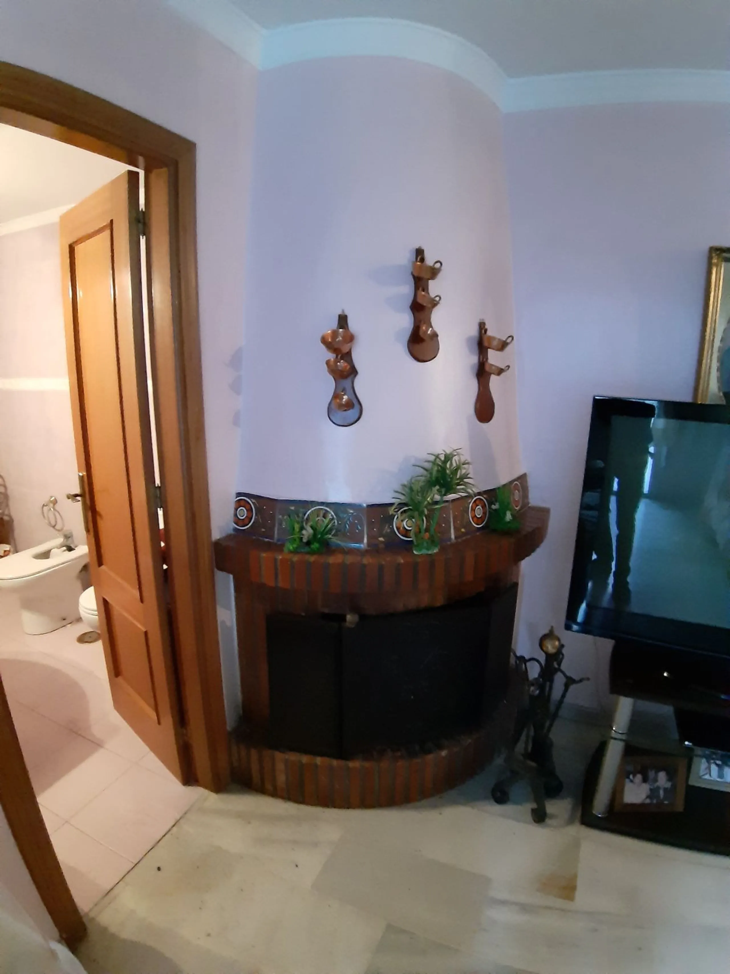 Very spacious house in Las Lagunas in perfect condition, ready to move into.