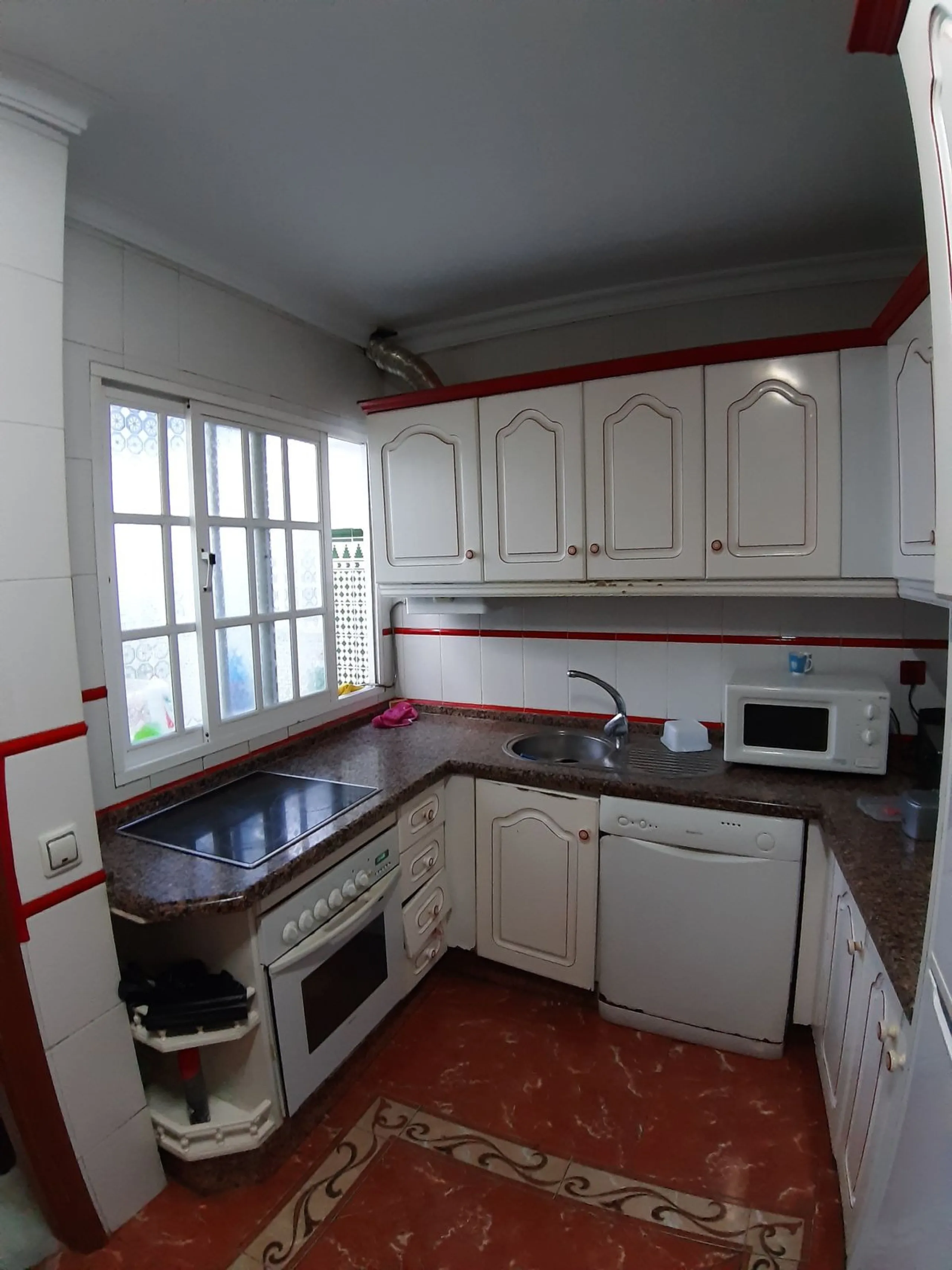Very spacious house in Las Lagunas in perfect condition, ready to move into.