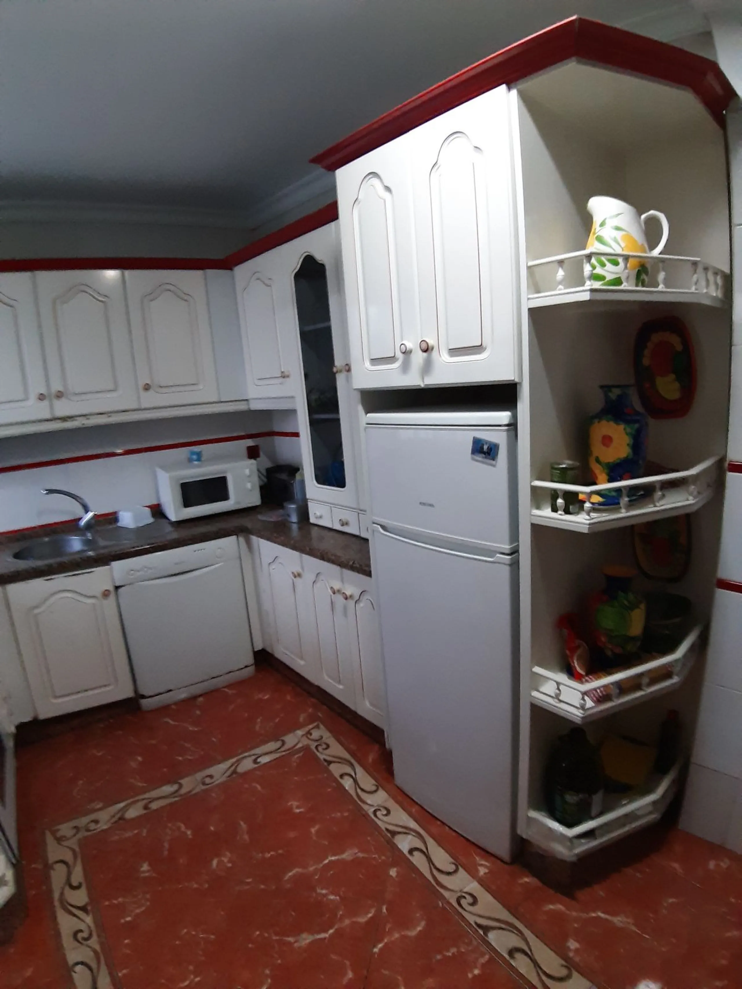 Very spacious house in Las Lagunas in perfect condition, ready to move into.