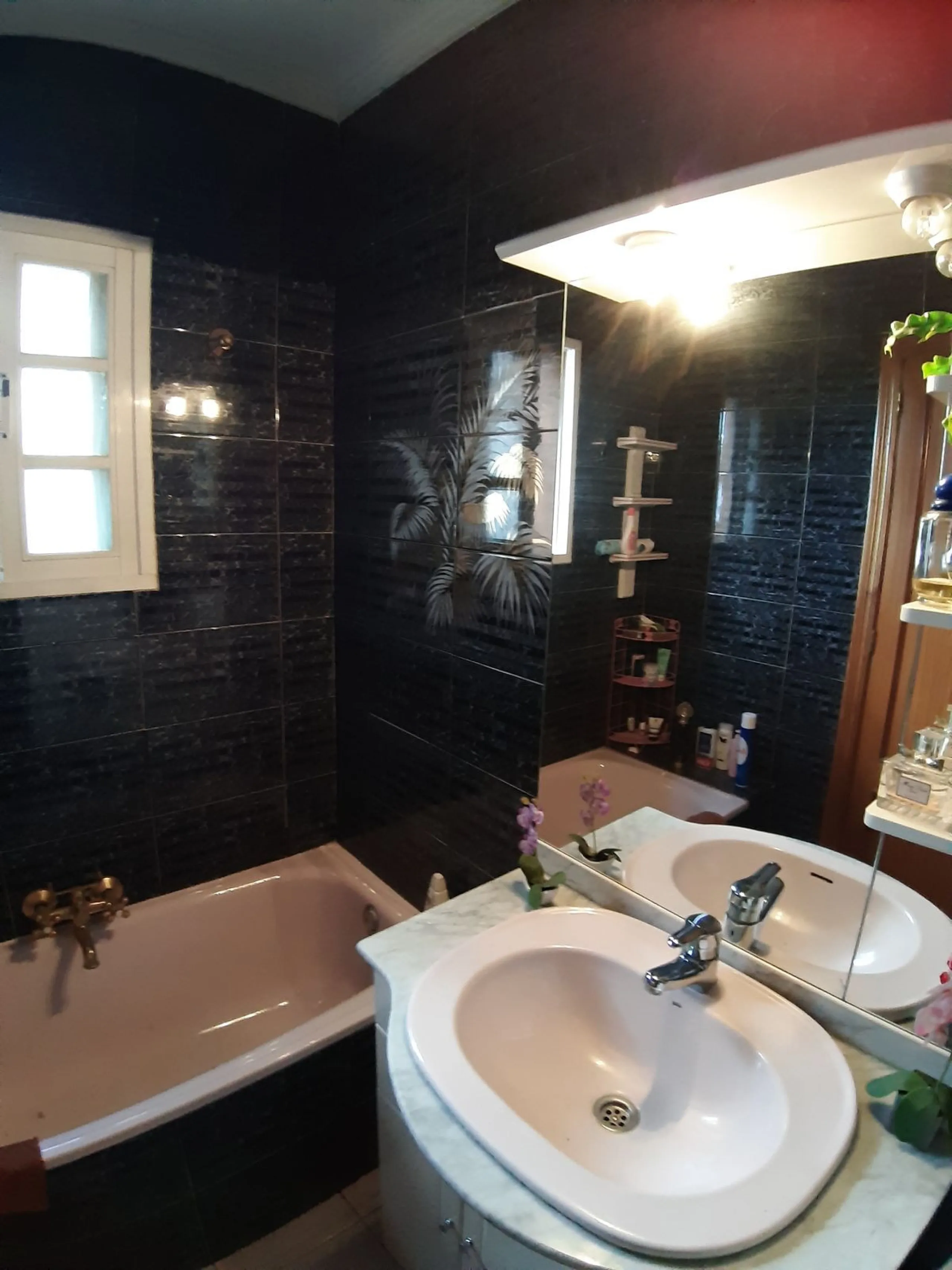 Very spacious house in Las Lagunas in perfect condition, ready to move into.