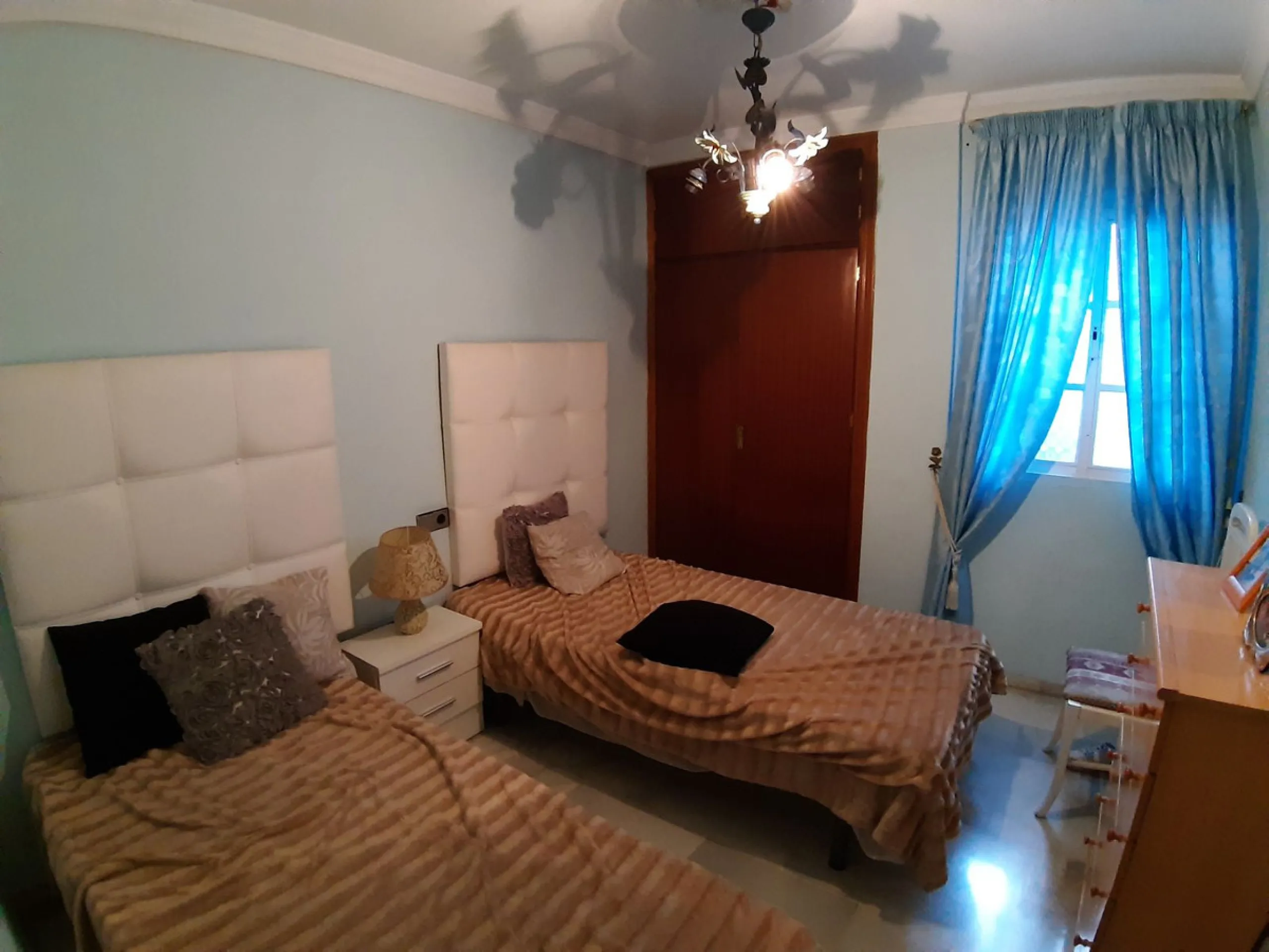 Very spacious house in Las Lagunas in perfect condition, ready to move into.