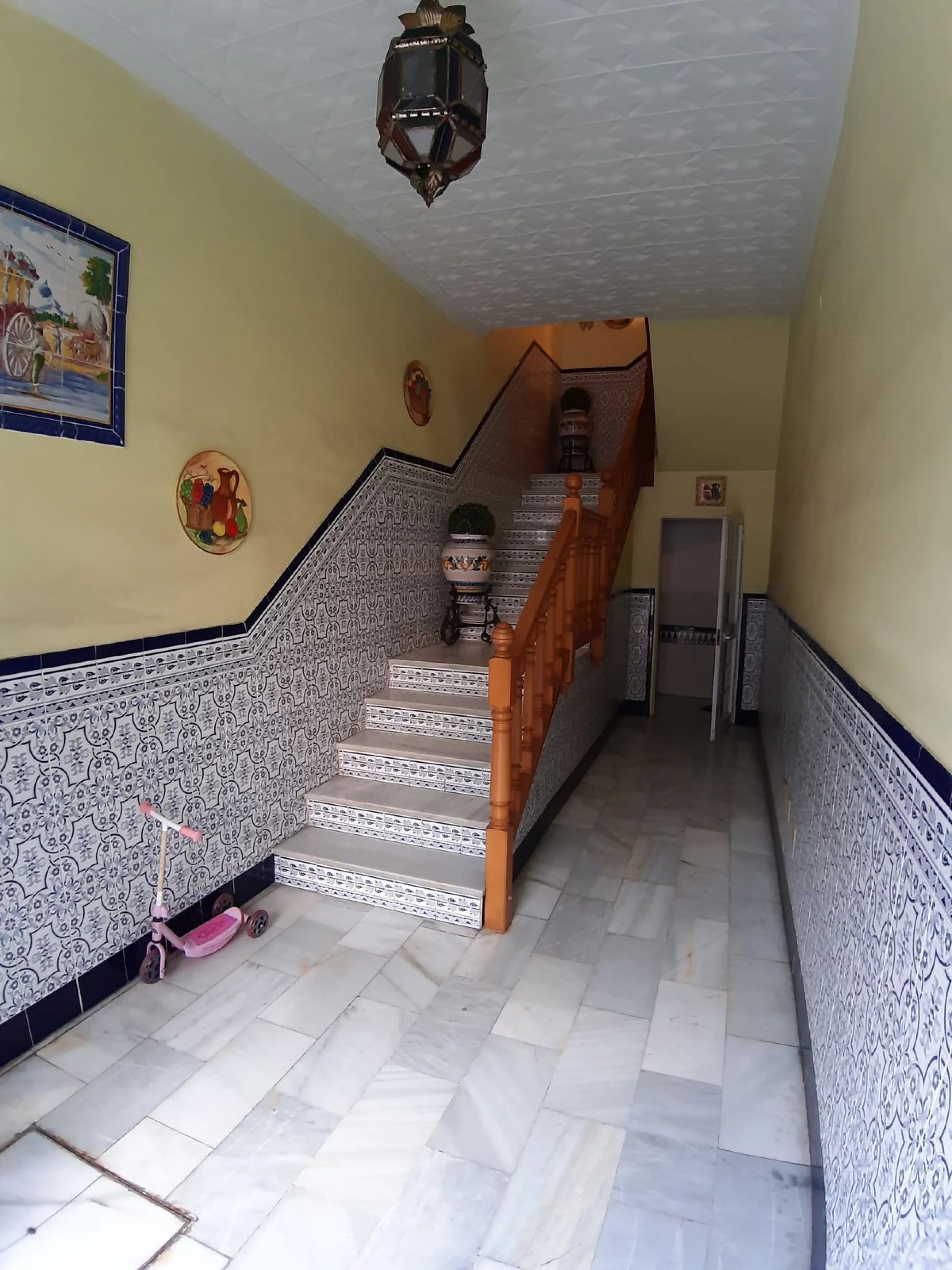 Very spacious house in Las Lagunas in perfect condition, ready to move into.