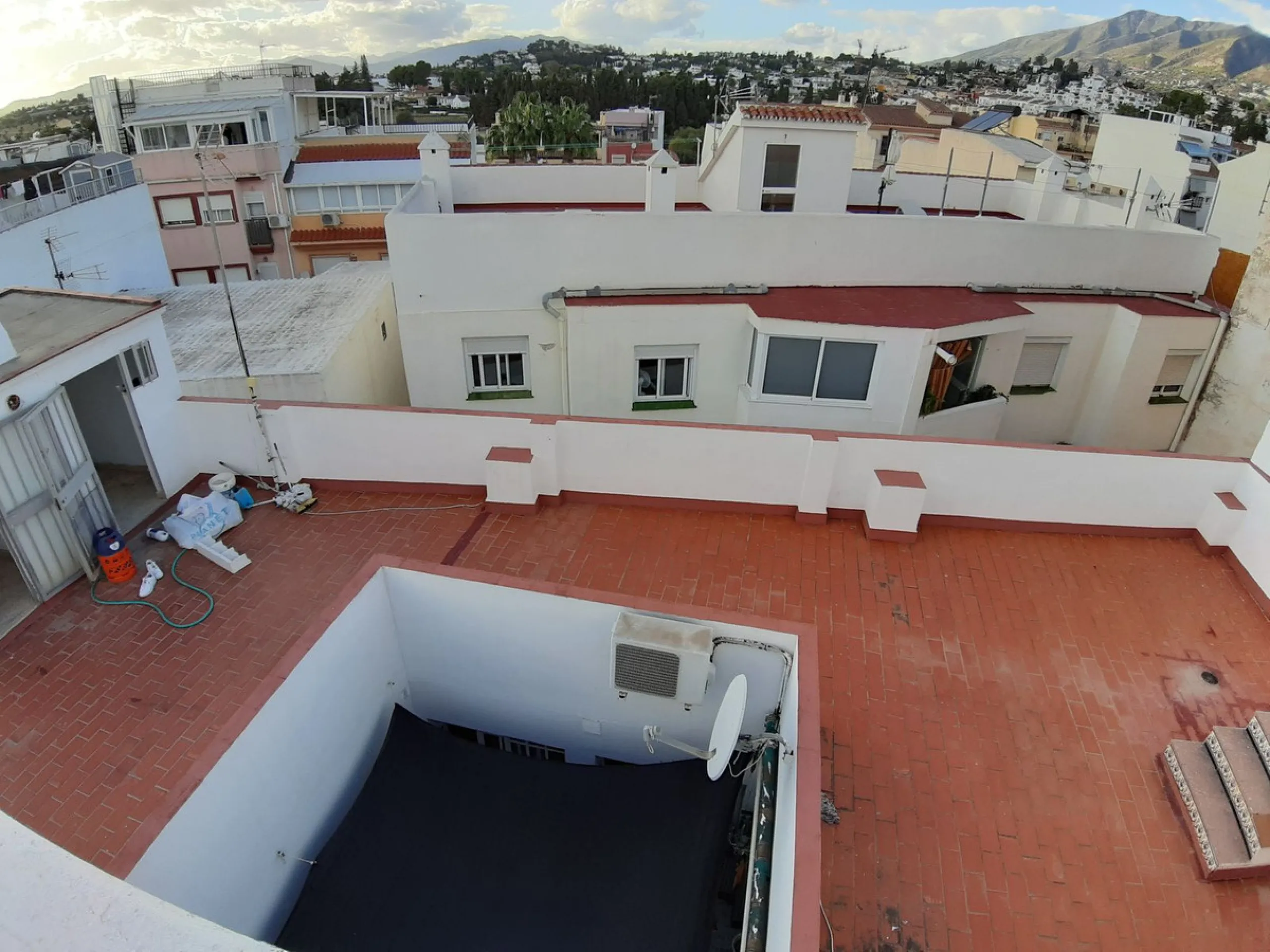 Very spacious house in Las Lagunas in perfect condition, ready to move into.