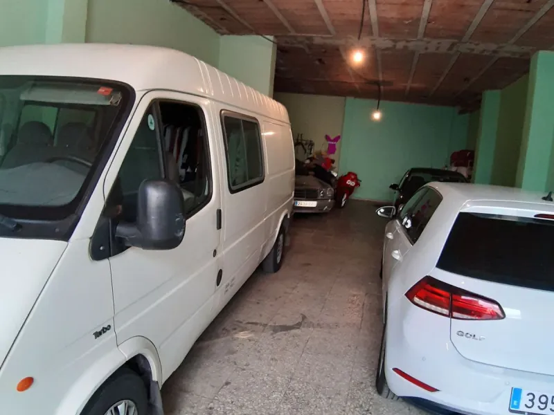 Very spacious house in Las Lagunas in perfect condition, ready to move into.