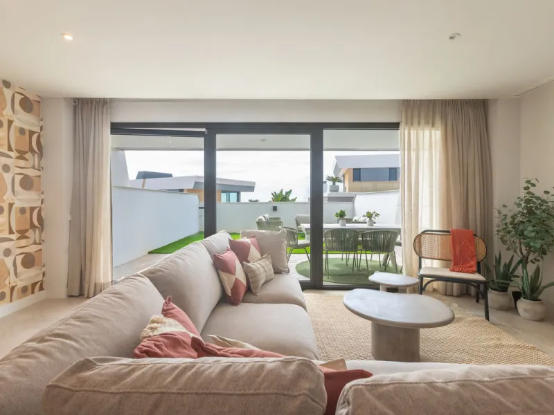 Innovative project located in Mijas de Costa in Malaga, famous for its golf courses. EDEN is an excellent development that combines the vision of a modern residential area and nature in one. The architecture is perfectly integrated into the landscape than