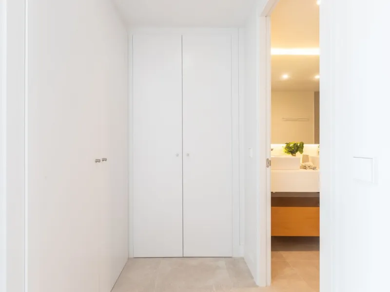 Innovative project located in Mijas de Costa in Malaga, famous for its golf courses. EDEN is an excellent development that combines the vision of a modern residential area and nature in one. The architecture is perfectly integrated into the landscape than