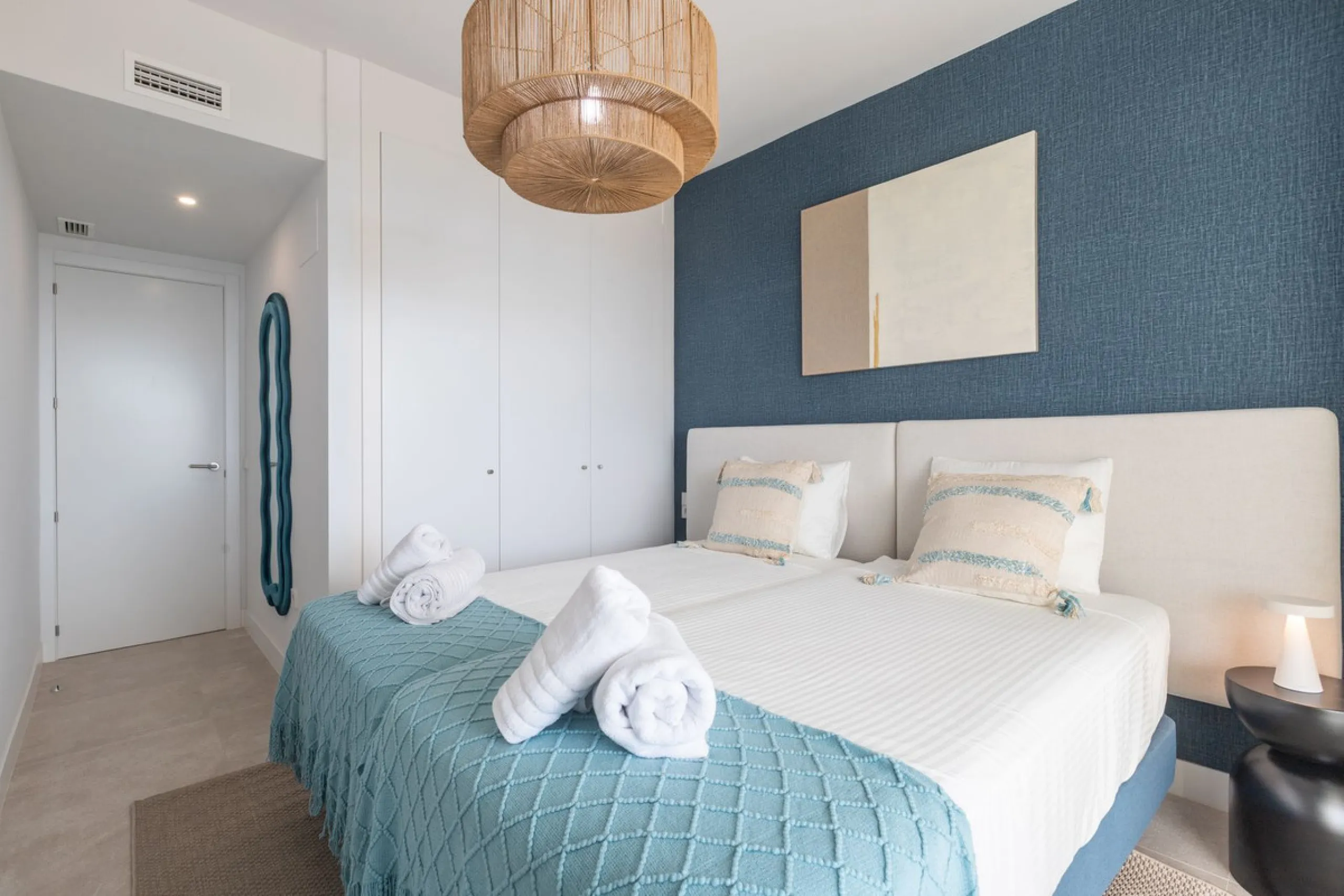 Innovative project located in Mijas de Costa in Malaga, famous for its golf courses. EDEN is an excellent development that combines the vision of a modern residential area and nature in one. The architecture is perfectly integrated into the landscape than