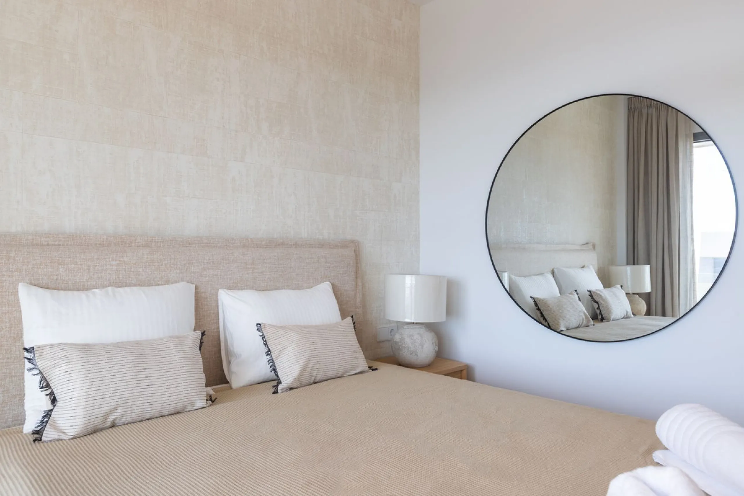 Innovative project located in Mijas de Costa in Malaga, famous for its golf courses. EDEN is an excellent development that combines the vision of a modern residential area and nature in one. The architecture is perfectly integrated into the landscape than
