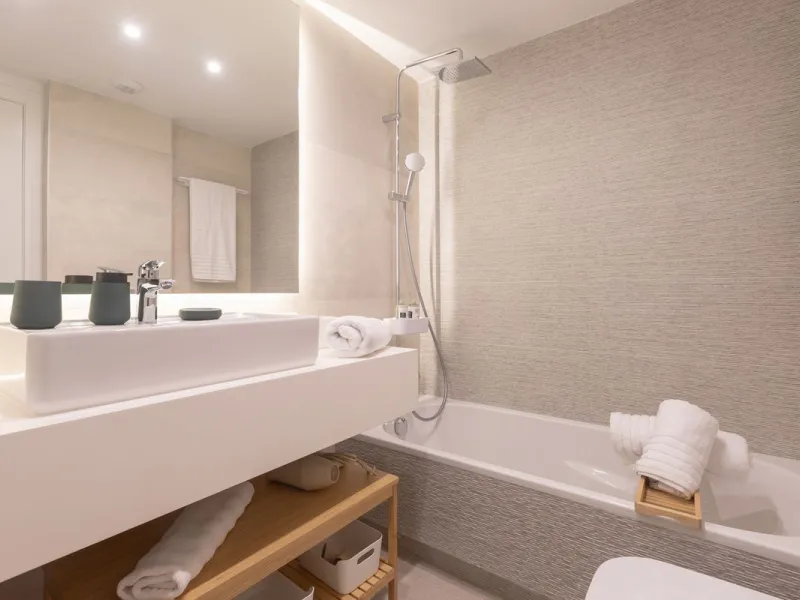Innovative project located in Mijas de Costa in Malaga, famous for its golf courses. EDEN is an excellent development that combines the vision of a modern residential area and nature in one. The architecture is perfectly integrated into the landscape than