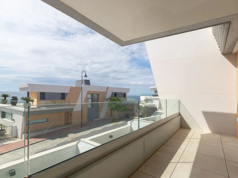Innovative project located in Mijas de Costa in Malaga, famous for its golf courses. EDEN is an excellent development that combines the vision of a modern residential area and nature in one. The architecture is perfectly integrated into the landscape than