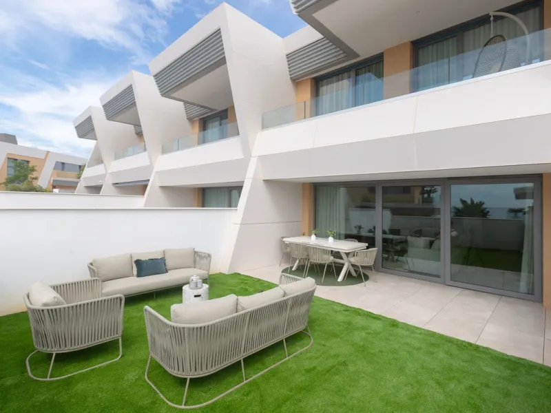 Innovative project located in Mijas de Costa in Malaga, famous for its golf courses. EDEN is an excellent development that combines the vision of a modern residential area and nature in one. The architecture is perfectly integrated into the landscape than