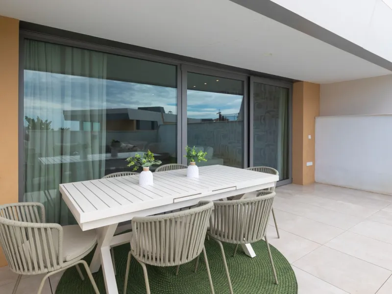 Innovative project located in Mijas de Costa in Malaga, famous for its golf courses. EDEN is an excellent development that combines the vision of a modern residential area and nature in one. The architecture is perfectly integrated into the landscape than