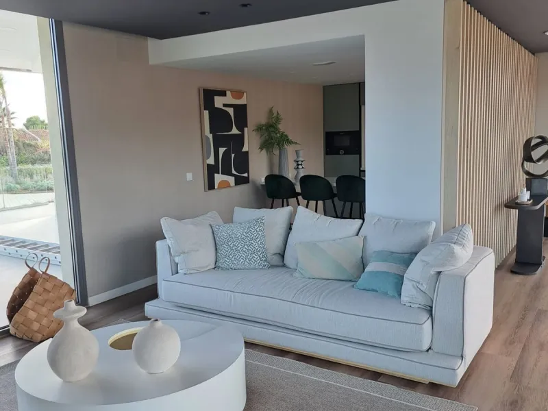 Innovative project located in Mijas de Costa in Malaga, famous for its golf courses. EDEN is an excellent development that combines the vision of a modern residential area and nature in one. The architecture is perfectly integrated into the landscape than