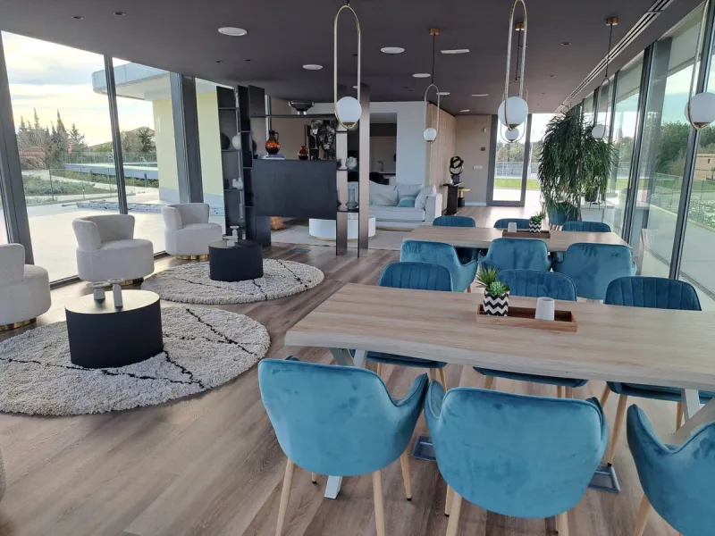 Innovative project located in Mijas de Costa in Malaga, famous for its golf courses. EDEN is an excellent development that combines the vision of a modern residential area and nature in one. The architecture is perfectly integrated into the landscape than