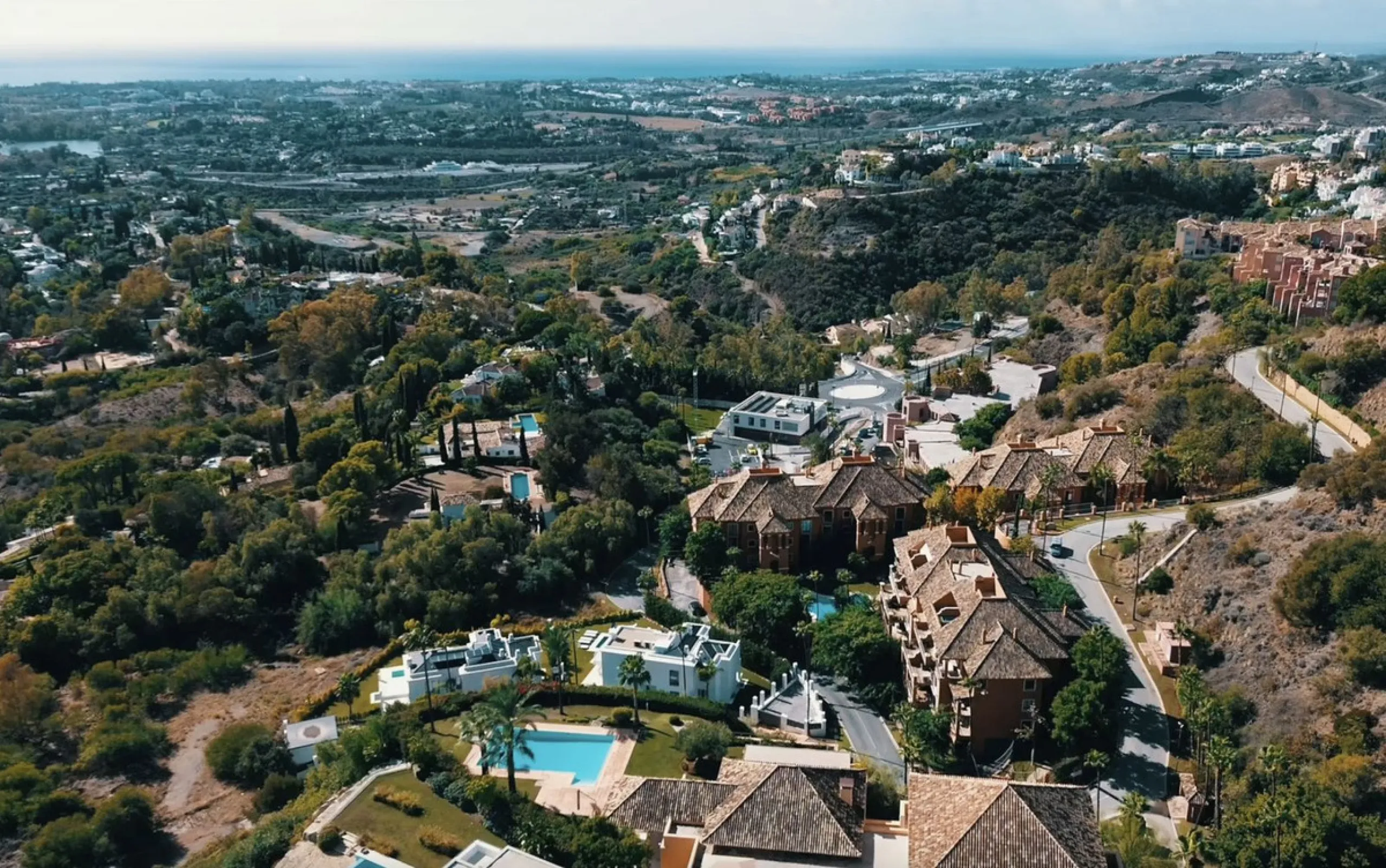 If you are looking for a home within easy reach of Marbella then take a look at this.