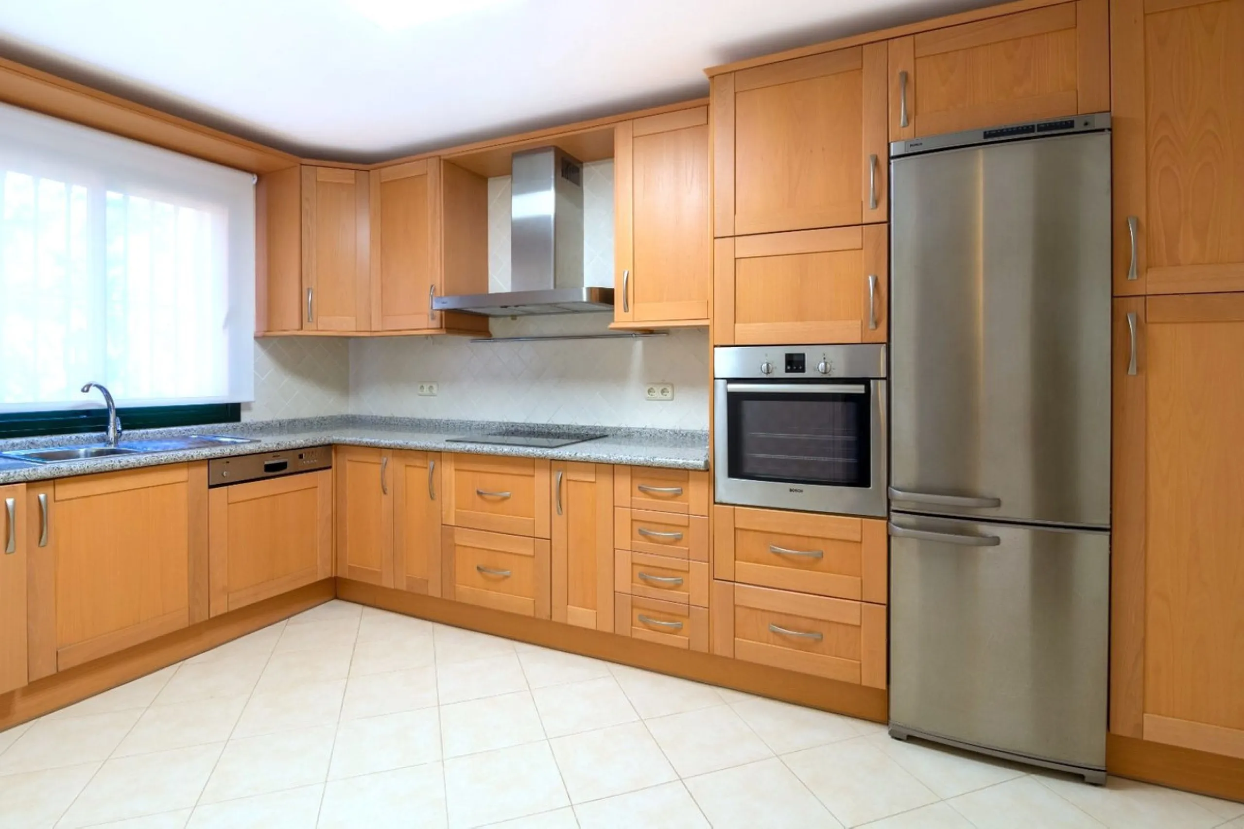 If you are looking for a home within easy reach of Marbella then take a look at this.