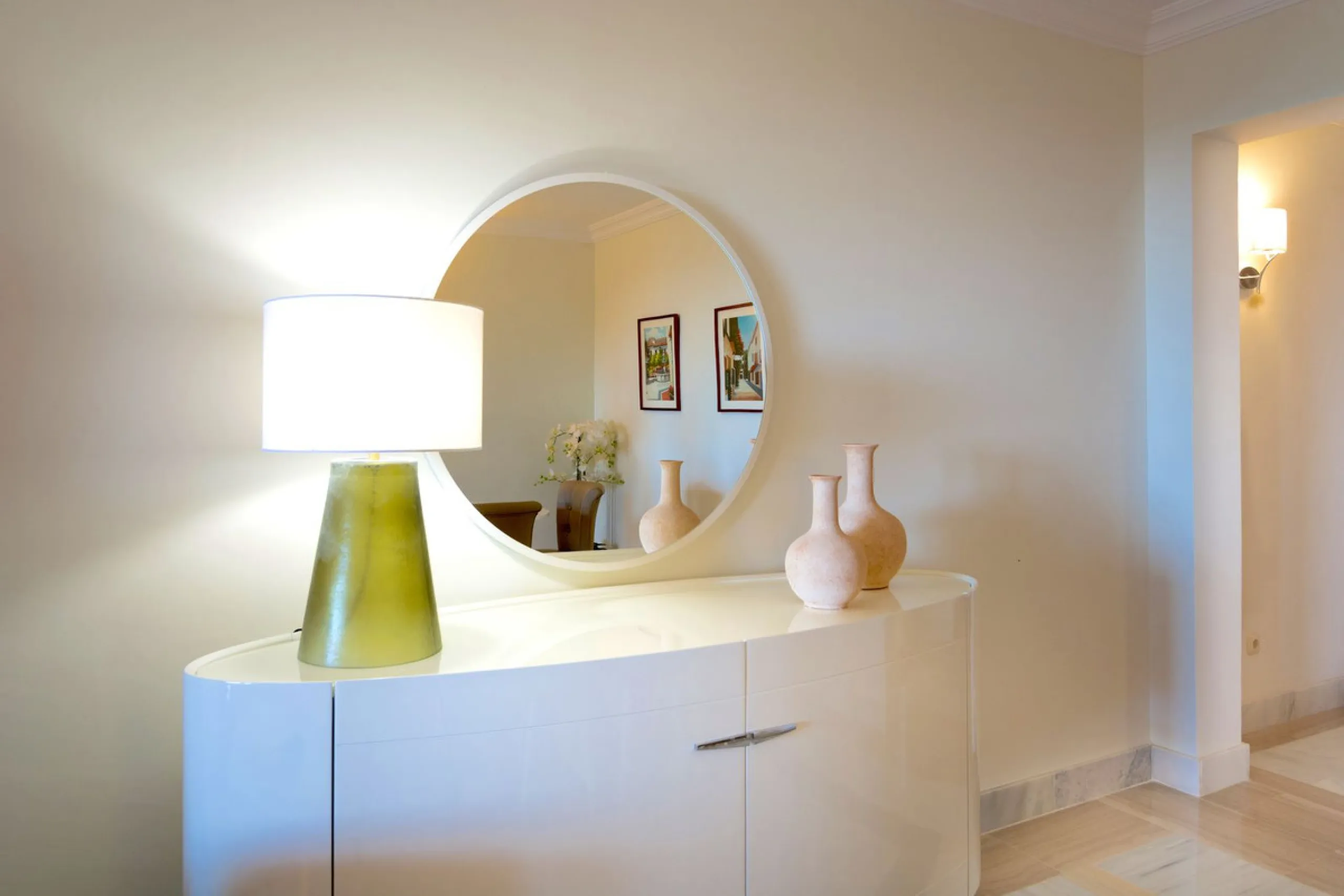 If you are looking for a home within easy reach of Marbella then take a look at this.