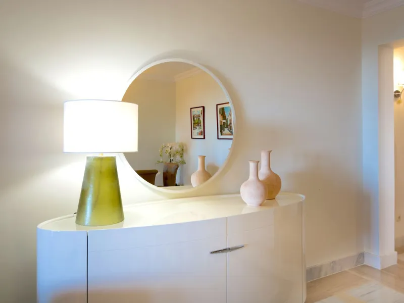 If you are looking for a home within easy reach of Marbella then take a look at this.