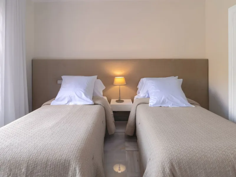 If you are looking for a home within easy reach of Marbella then take a look at this.