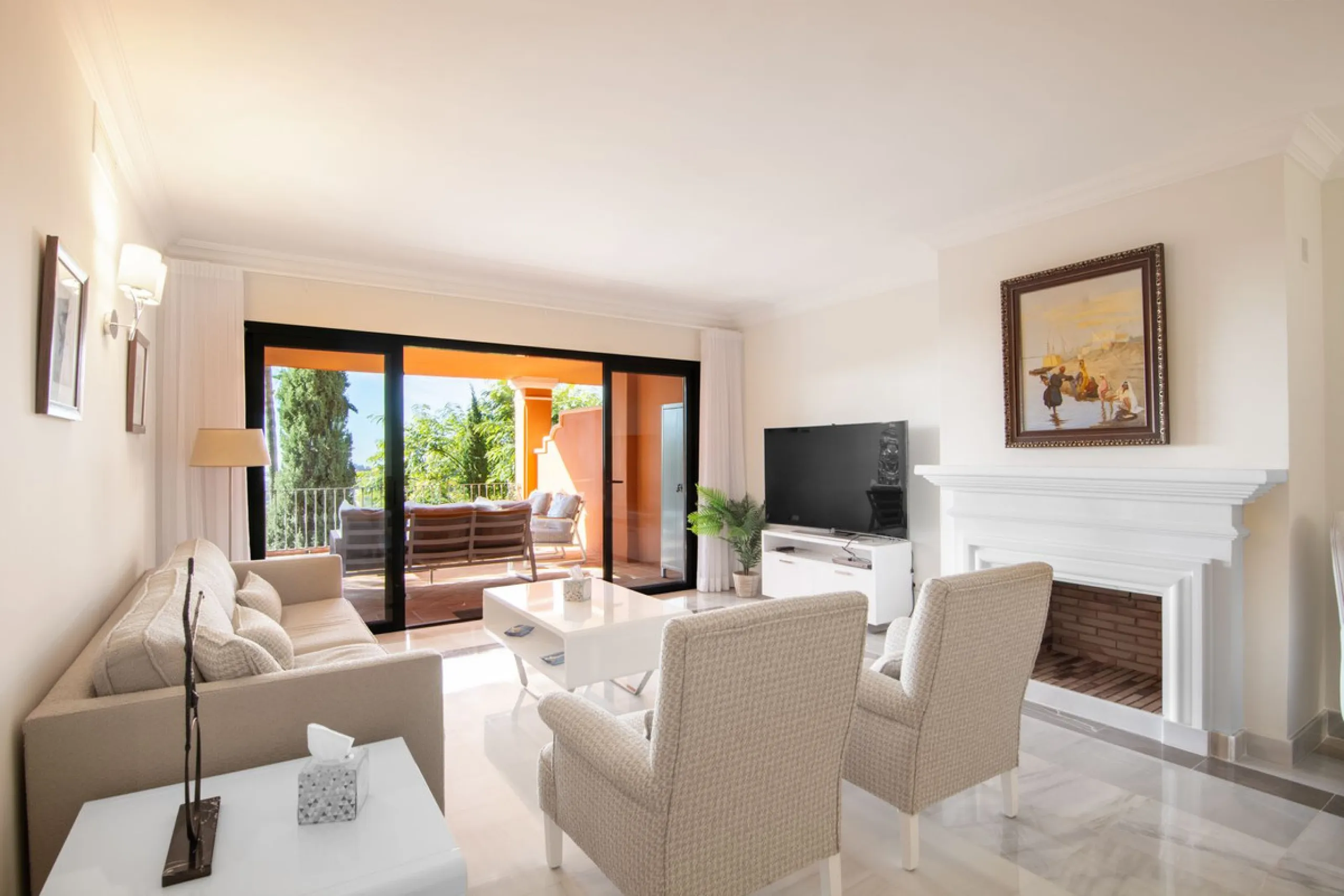 If you are looking for a home within easy reach of Marbella then take a look at this.