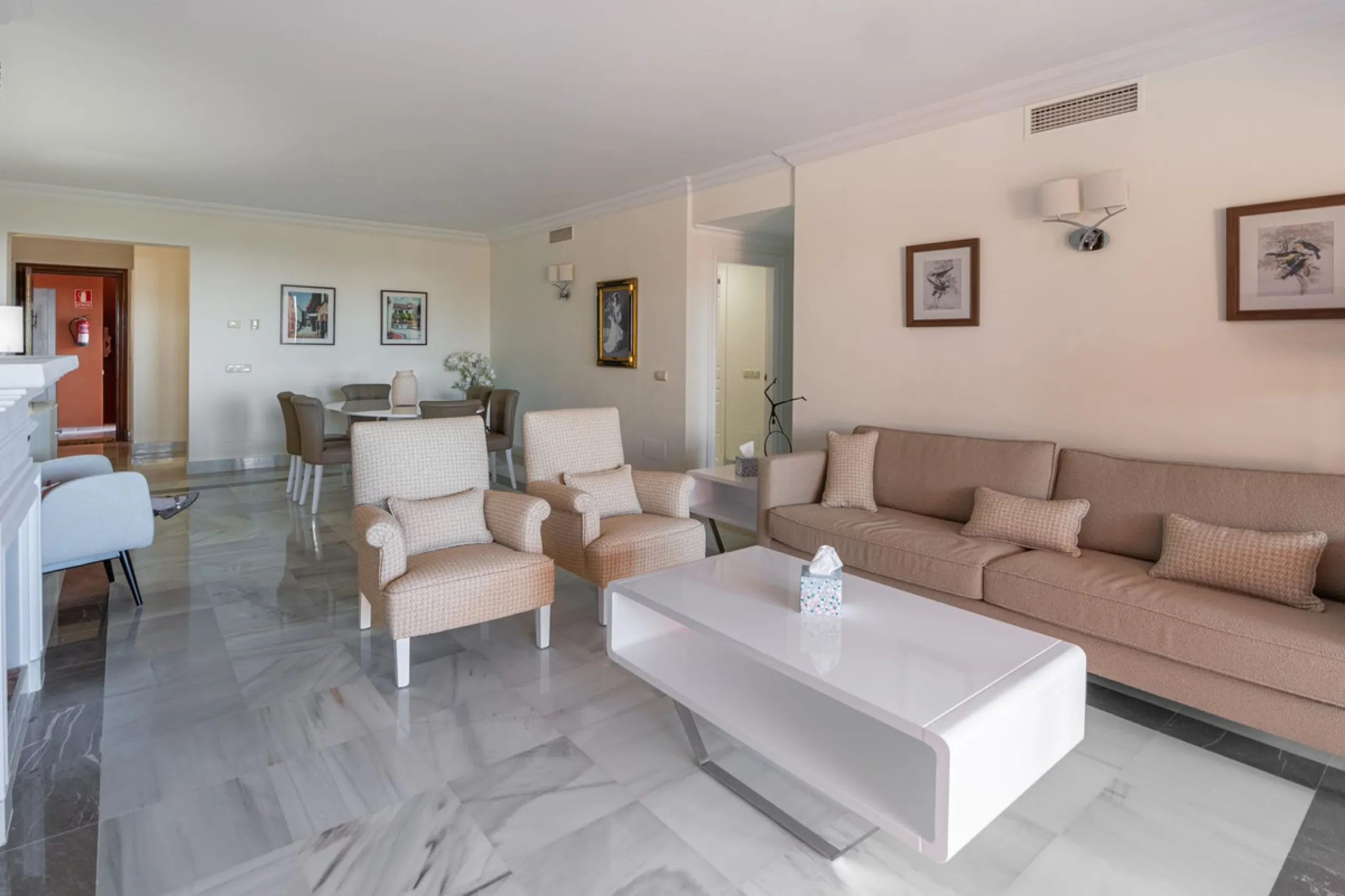 If you are looking for a home within easy reach of Marbella then take a look at this.