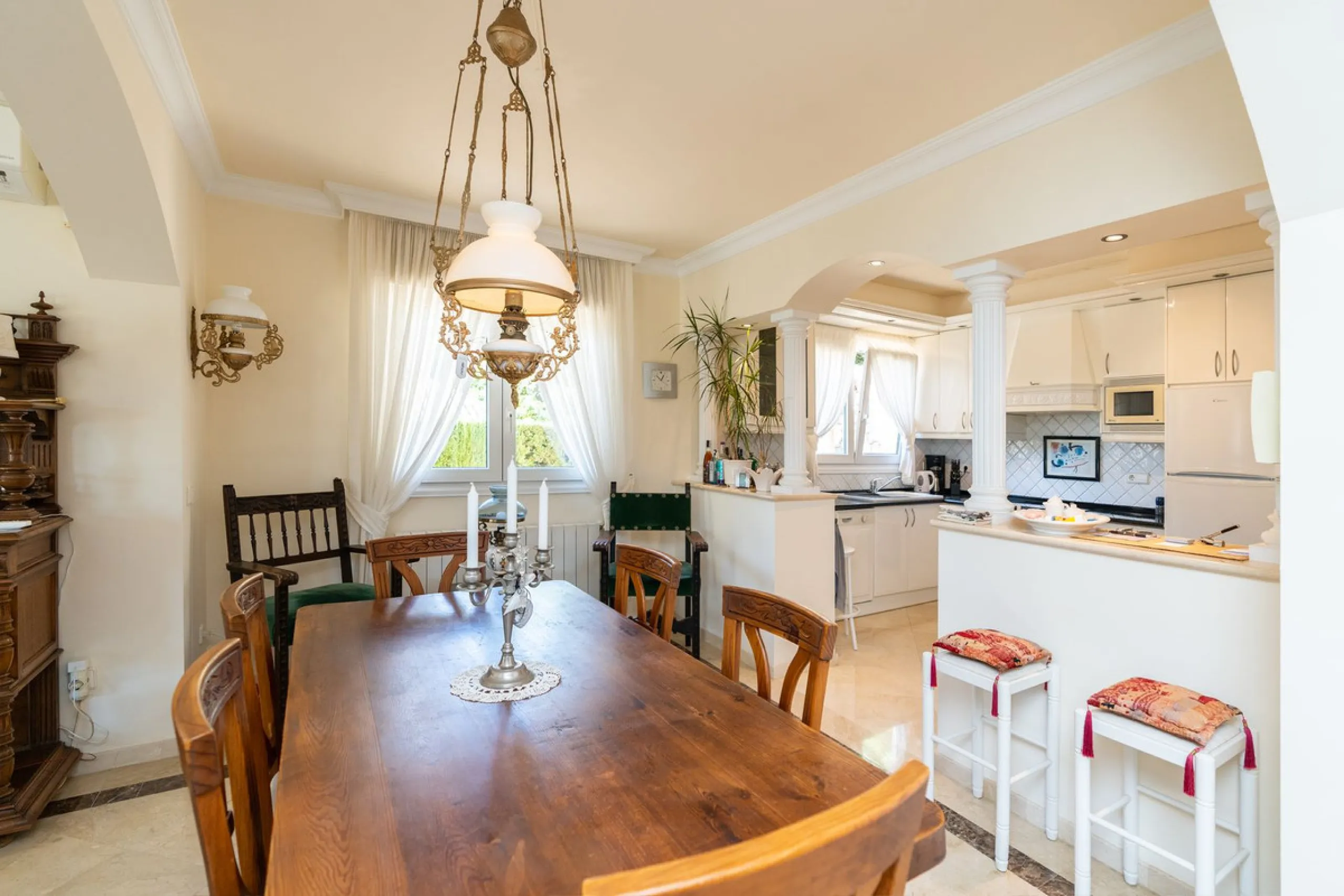 House - Detached Villa в продаже в Mijas, Málaga. В доме 3 спален и 3 ванных комнат. Площадь дома 200 м². Площадь участка 930 м²