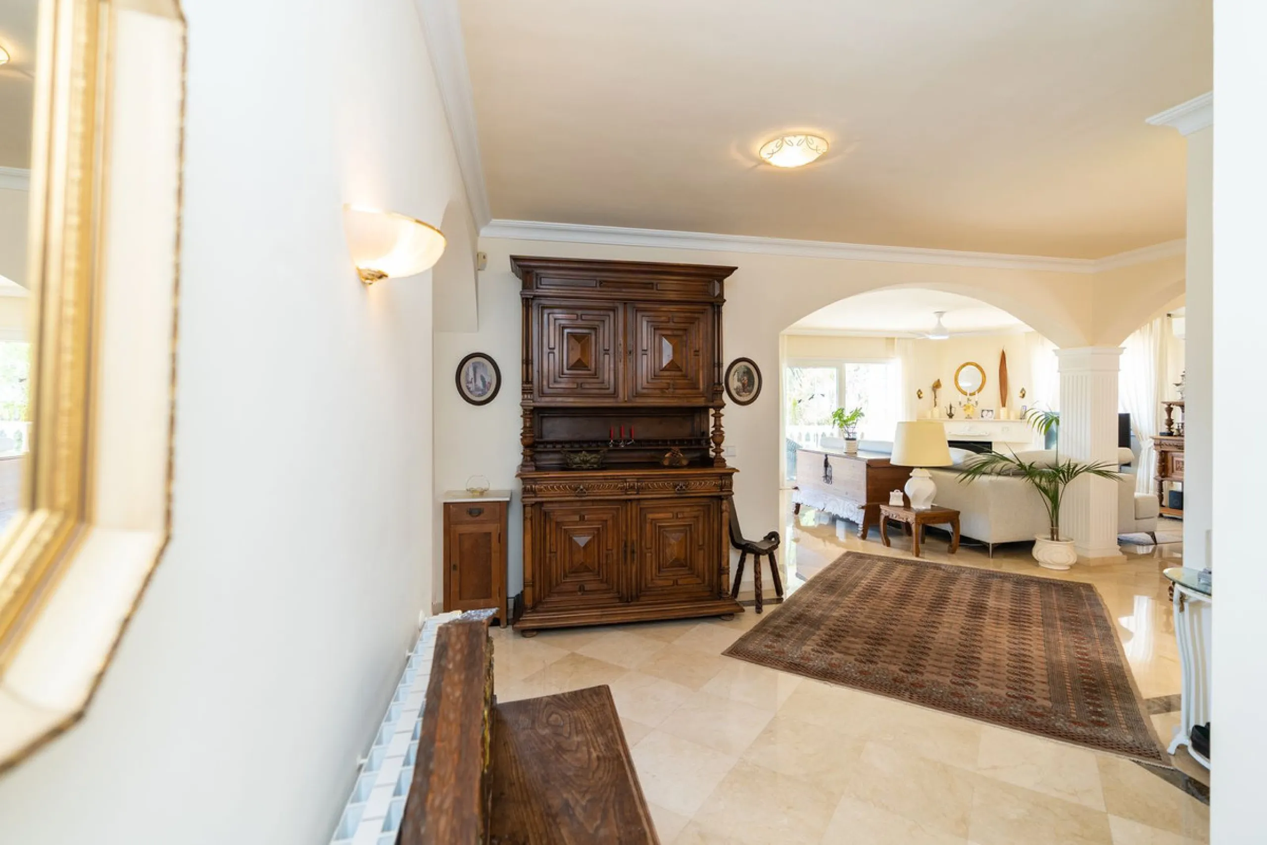 House - Detached Villa в продаже в Mijas, Málaga. В доме 3 спален и 3 ванных комнат. Площадь дома 200 м². Площадь участка 930 м²