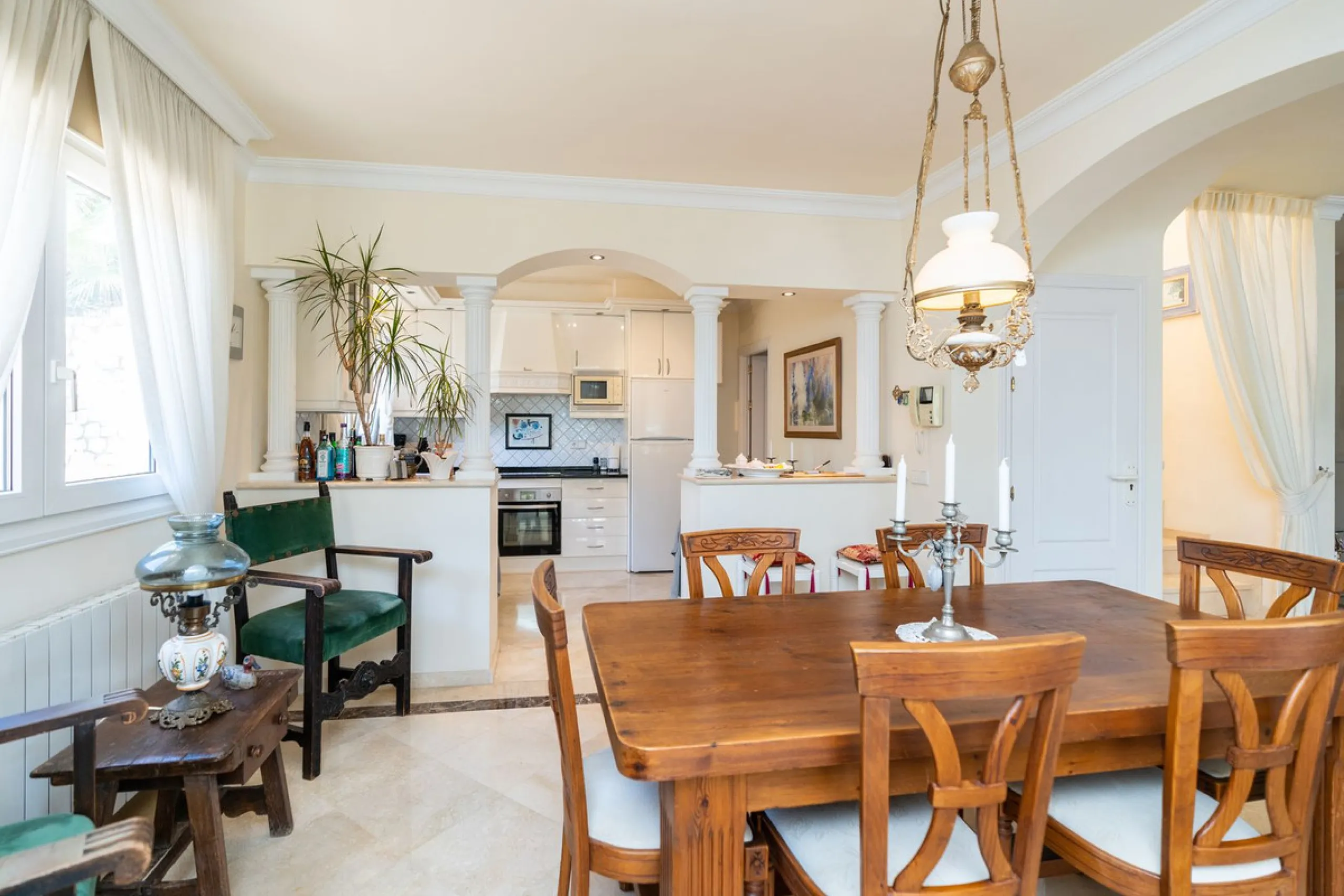 House - Detached Villa в продаже в Mijas, Málaga. В доме 3 спален и 3 ванных комнат. Площадь дома 200 м². Площадь участка 930 м²