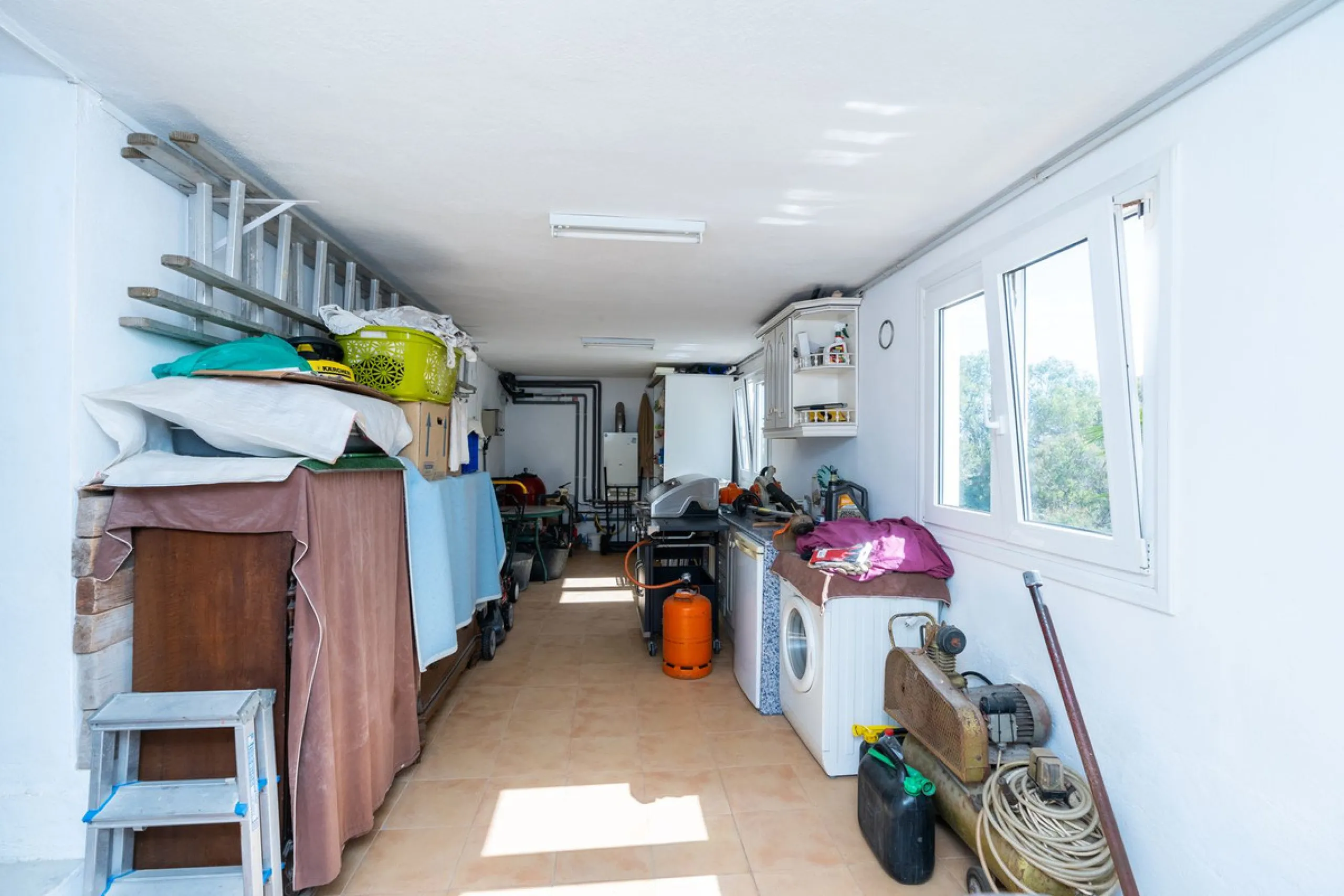 House - Detached Villa в продаже в Mijas, Málaga. В доме 3 спален и 3 ванных комнат. Площадь дома 200 м². Площадь участка 930 м²