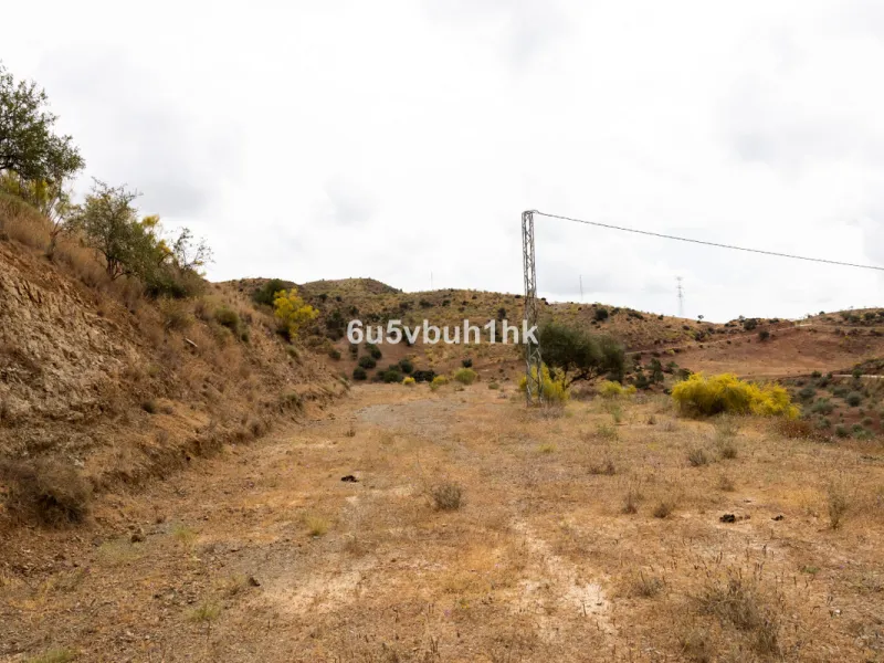 Plot - Land в продаже в Estacion de Cartama, Málaga. Площадь участка 90498 м²