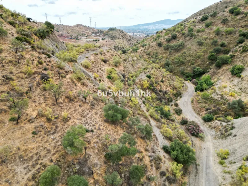 Plot - Land в продаже в Estacion de Cartama, Málaga. Площадь участка 90498 м²