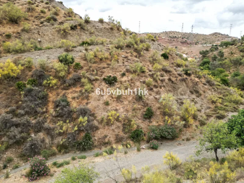 Plot - Land в продаже в Estacion de Cartama, Málaga. Площадь участка 90498 м²