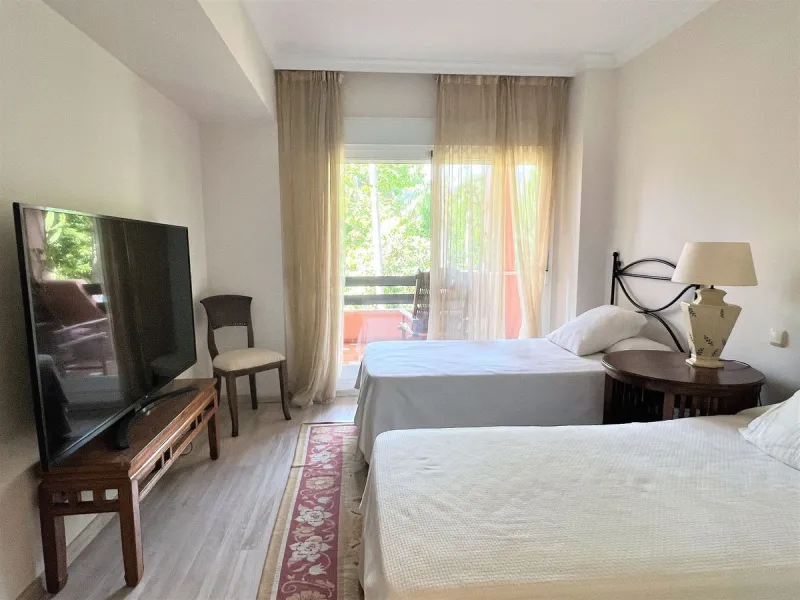 Апартамент средний этаж, Guadalmina Baja, Costa del Sol