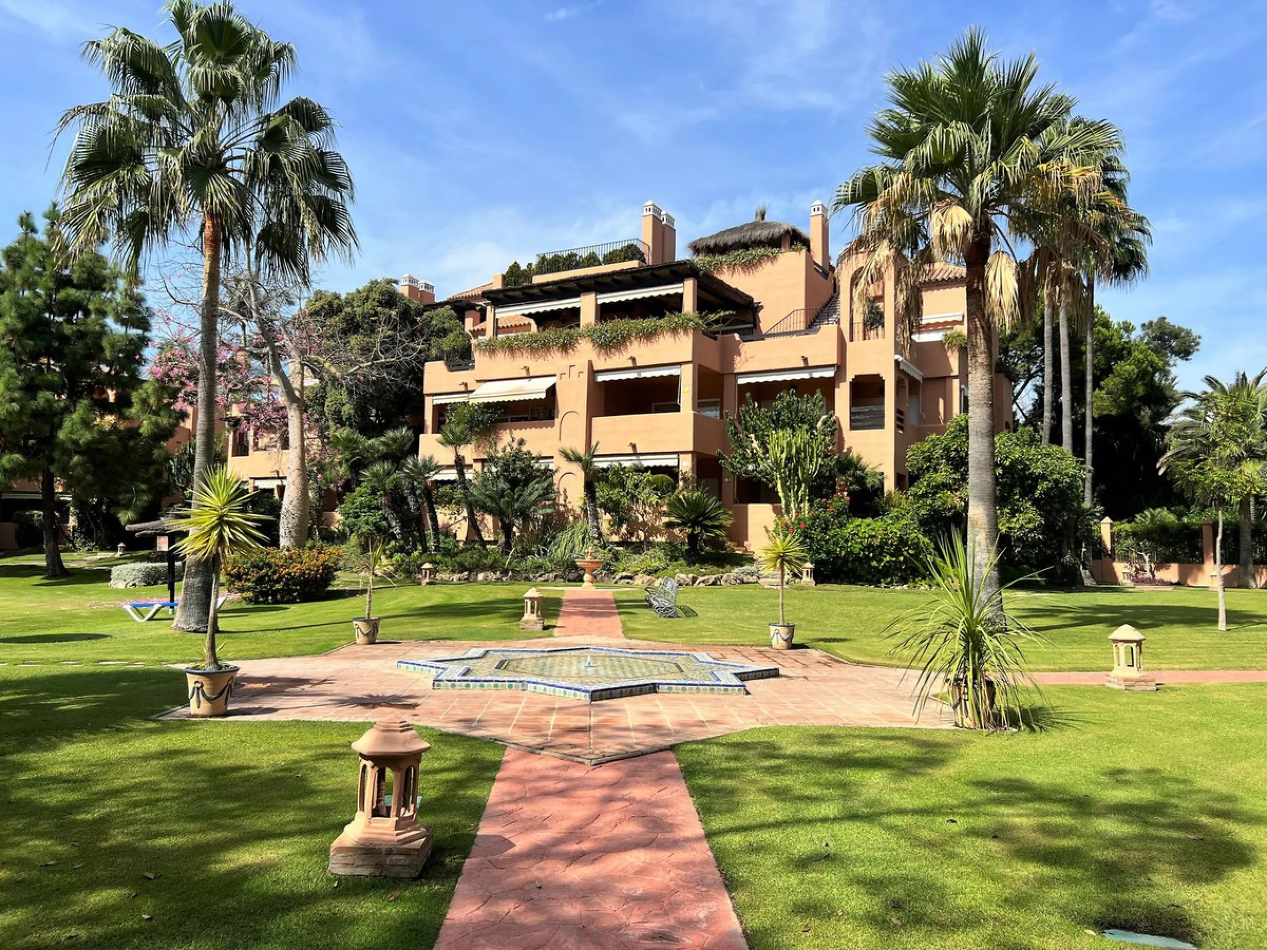 Апартамент средний этаж, Guadalmina Baja, Costa del Sol