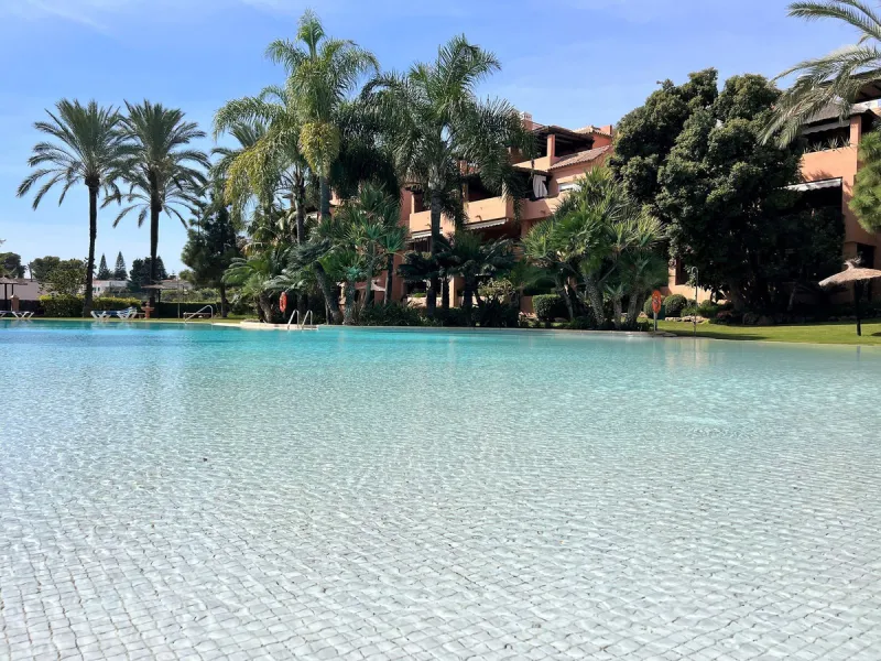 Апартамент средний этаж, Guadalmina Baja, Costa del Sol